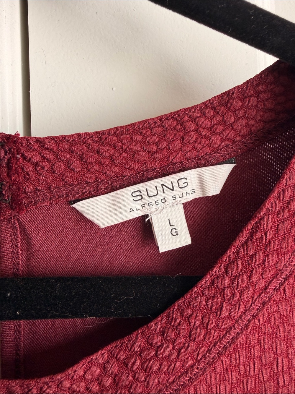 ALFRED SUNG Short Sleeve Top in Deep Wine - Picture 2 of 3